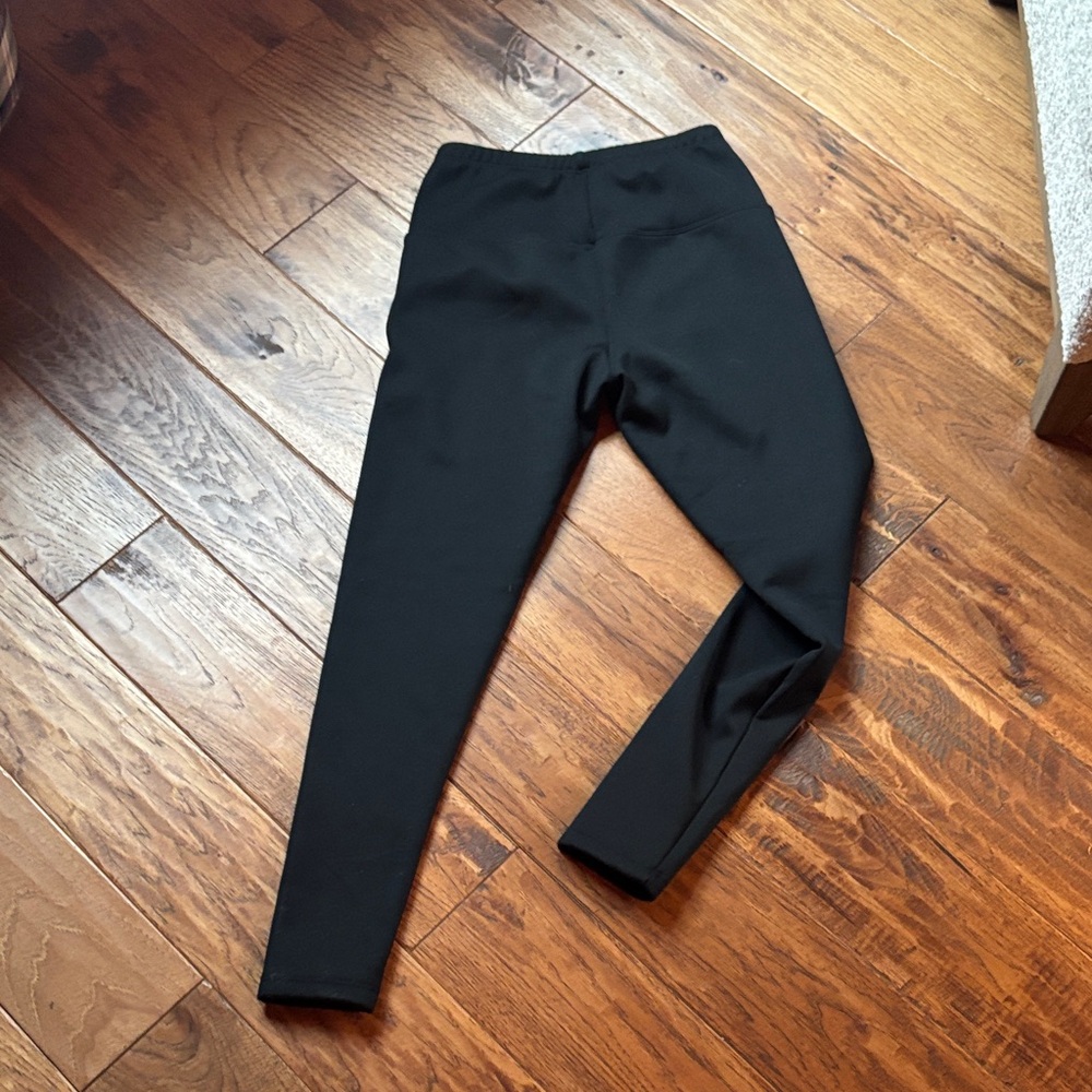 Soft. Clouds Classic Black Lined Leggings 1st layer - Picture 7 of 9